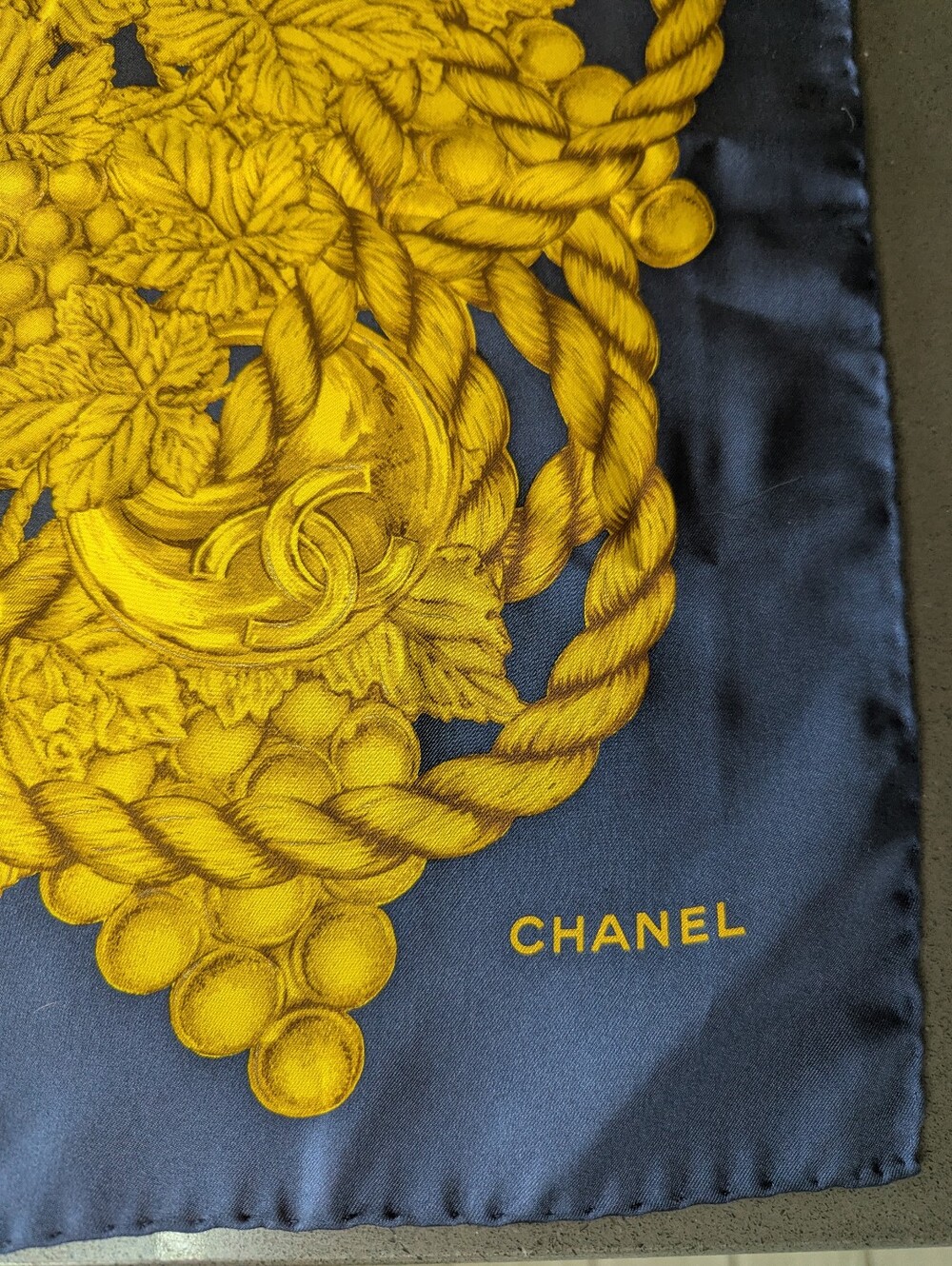 Chanel Silk Scarf Vintage - Picture 5 of 12